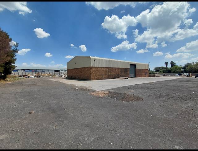 500M² WAREHOUSE TO LET IN POMONA